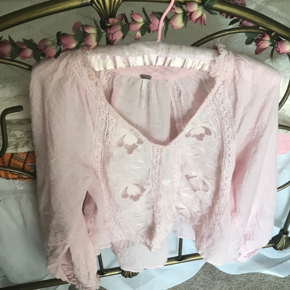 FREE PEOPLE Light Pink Pretty Blouse. Size XS.